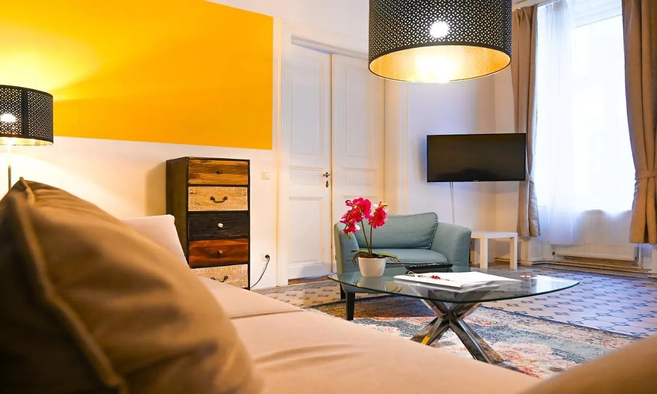 Backpacker Apartment City Center Vienne