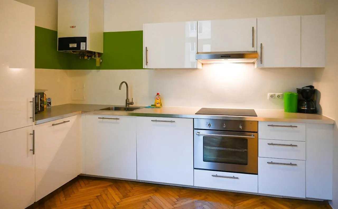 Backpacker Apartment City Center Vienne